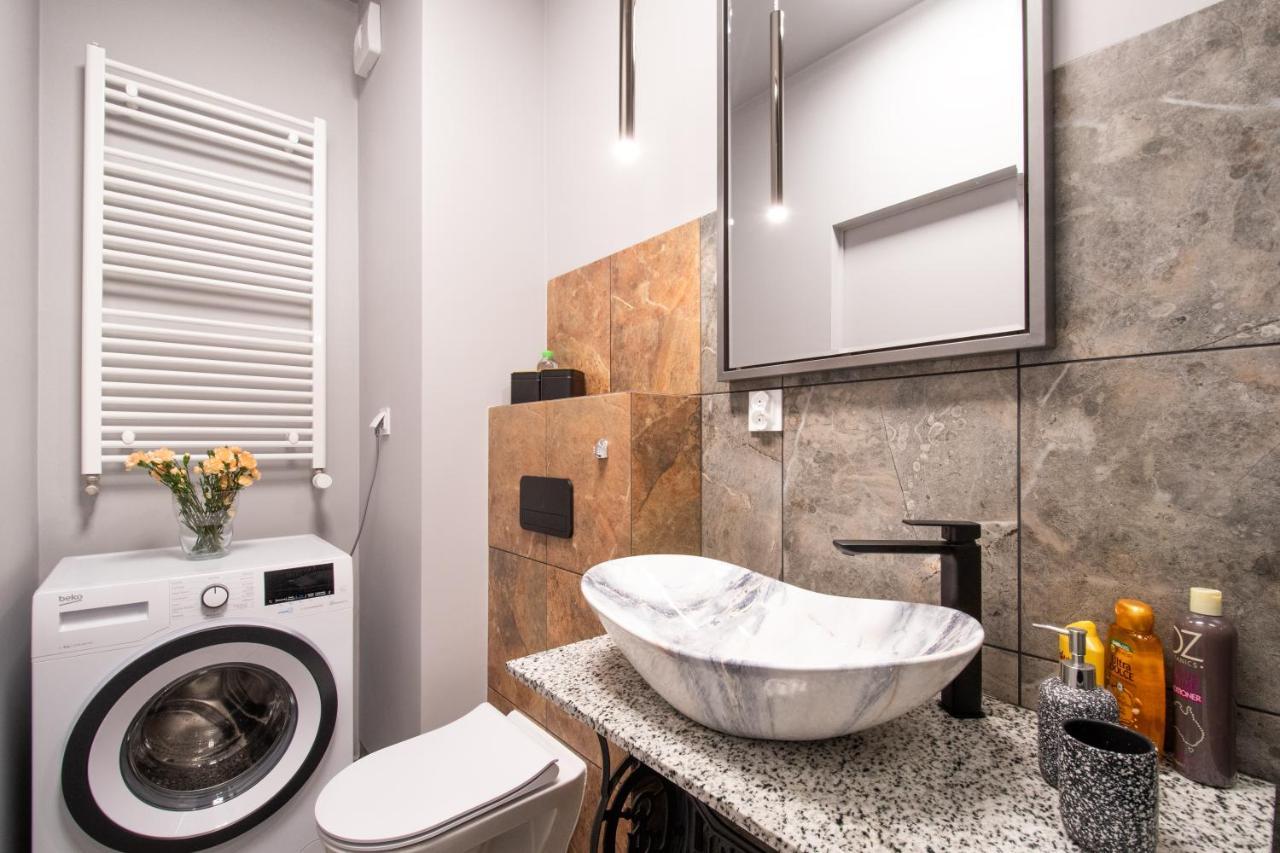 Stylowe Studio Krzemieniecka, Metro Slodowiec, Free Parking By Cosmo Spirit Varsó Kültér fotó