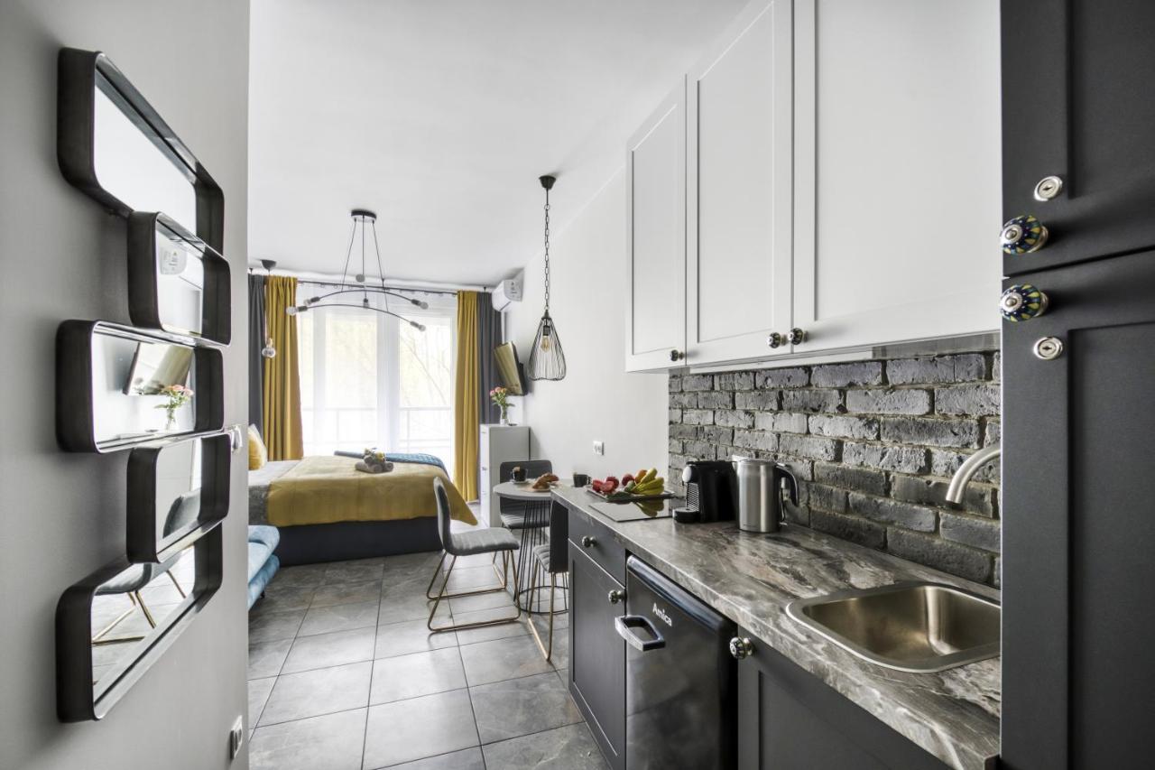 Stylowe Studio Krzemieniecka, Metro Slodowiec, Free Parking By Cosmo Spirit Varsó Kültér fotó
